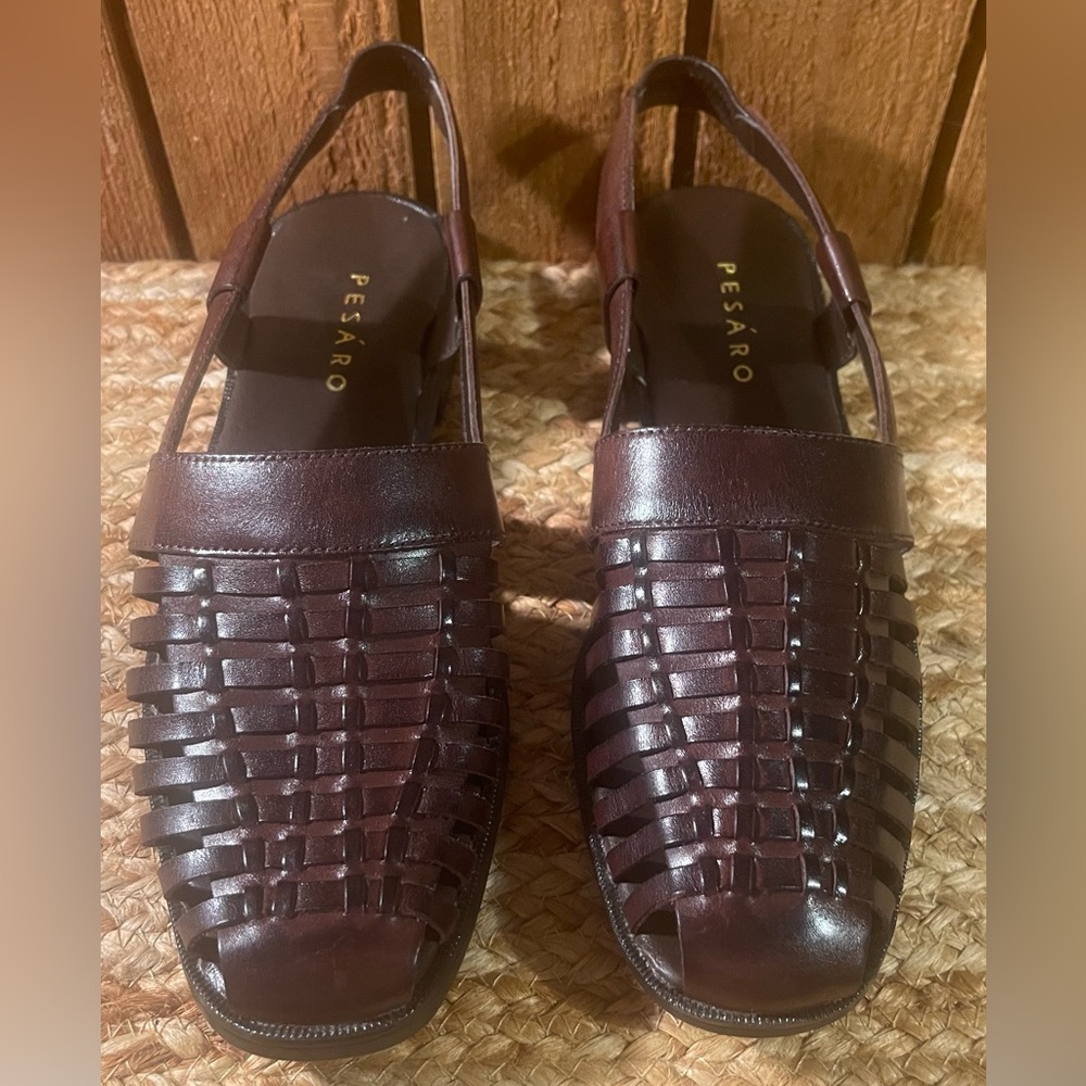 NWOB Pesaro Peggy Slip-On Sandals Sz 9-1/2